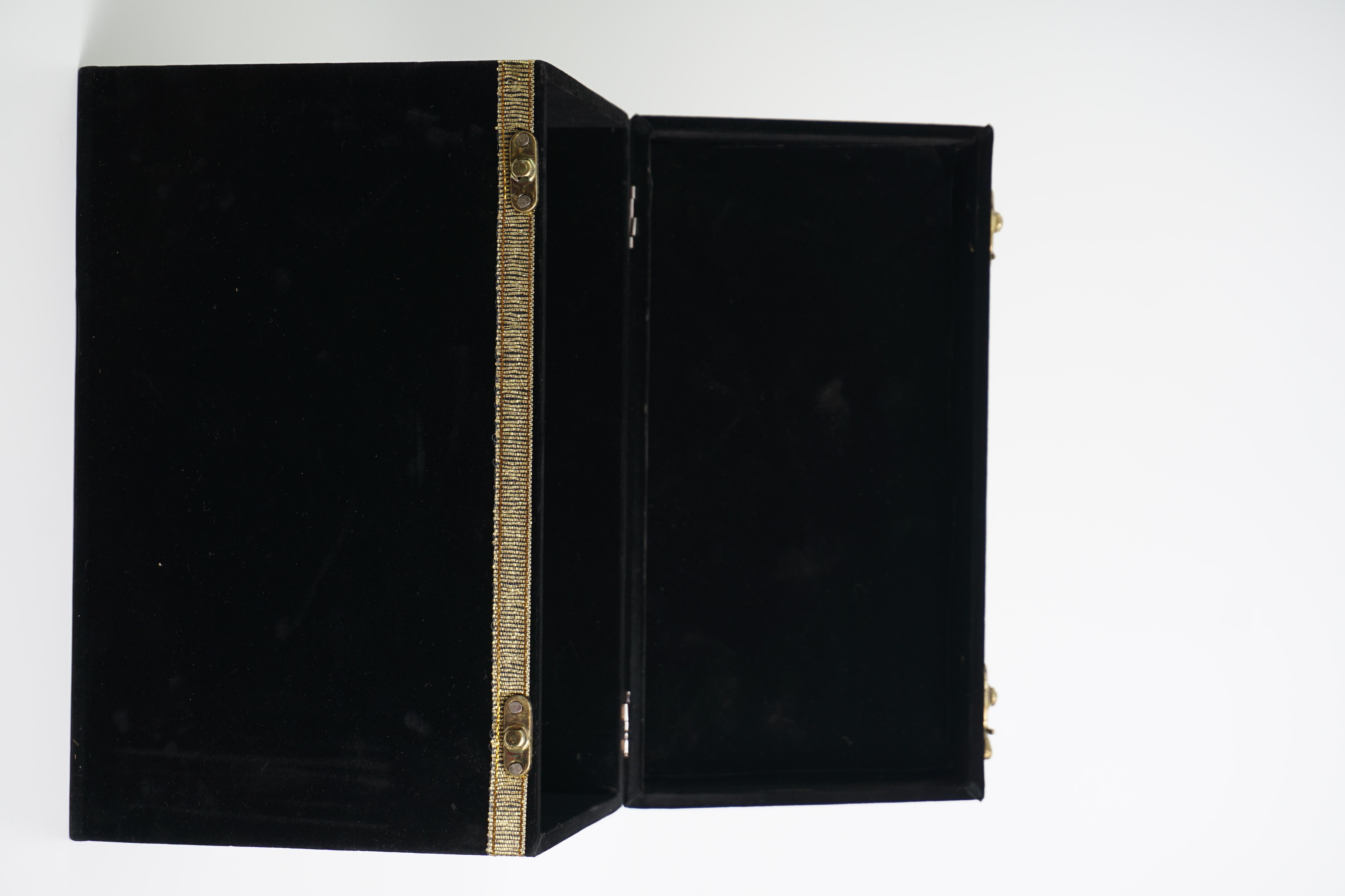 Velvet Kabah Para Set Box