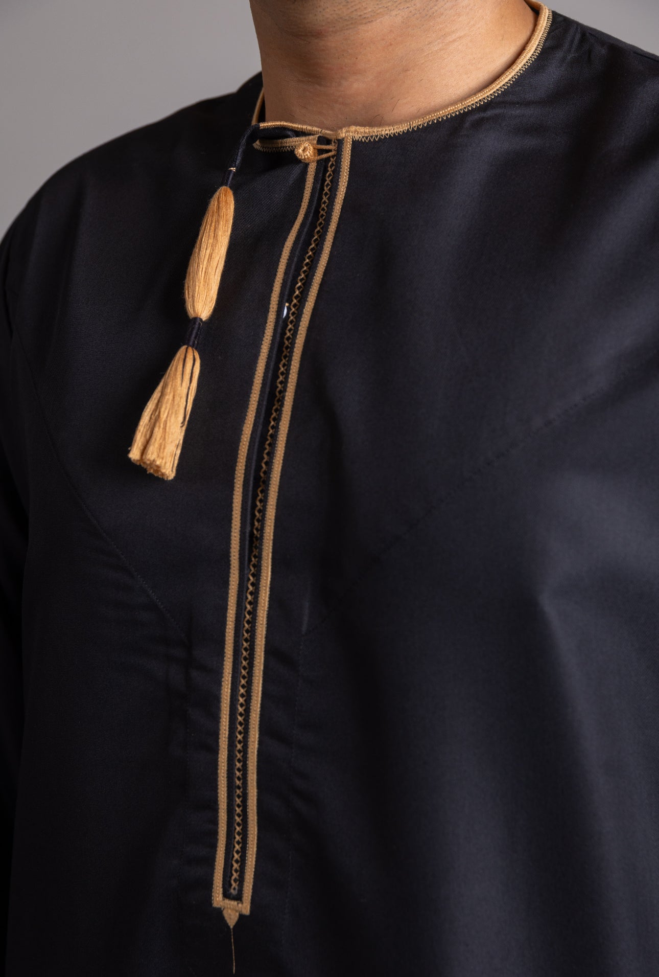 Black & Gold Patterned Omani Thobe