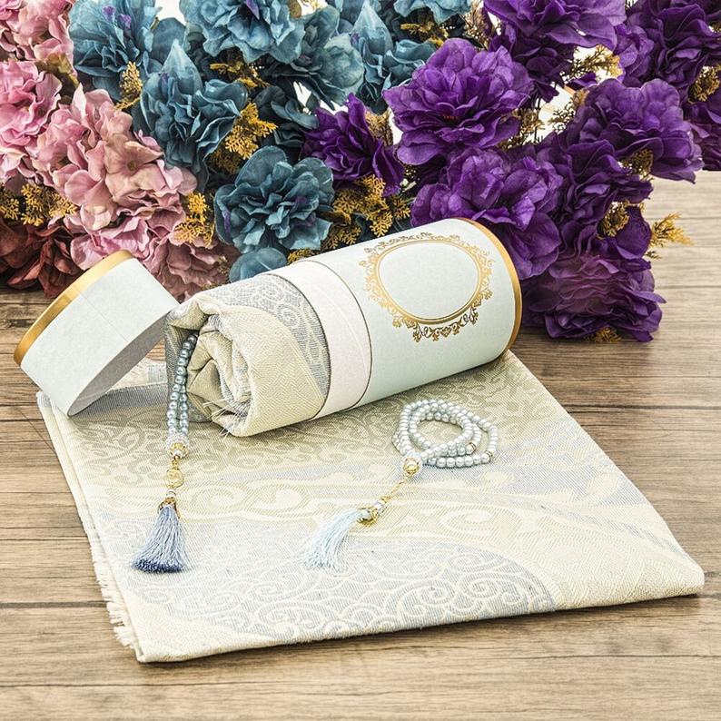 Prayer Mat & Tasbeeh Cylinder Gift Box image 2