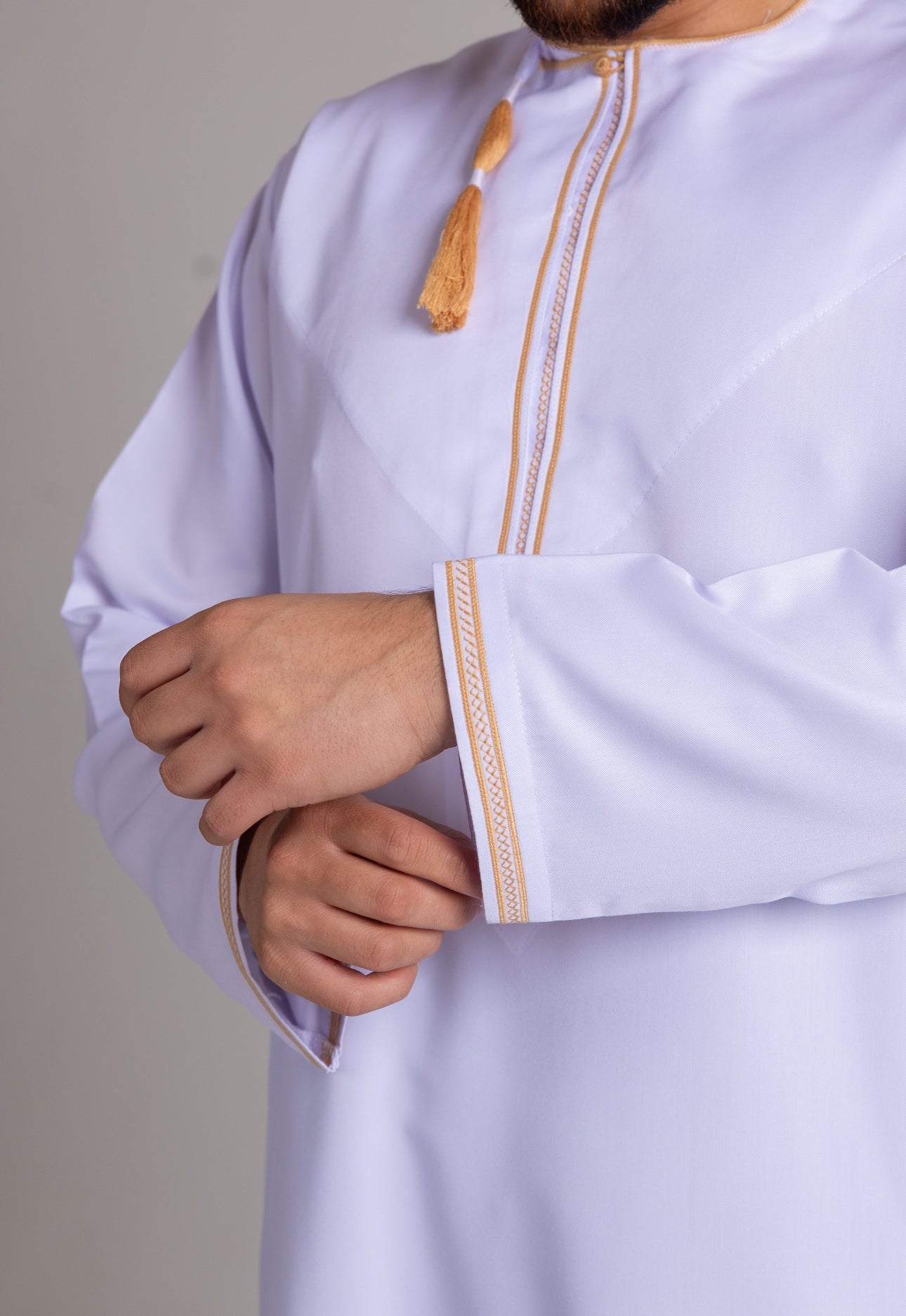 White & Gold Patterned Omani Thobe image 11