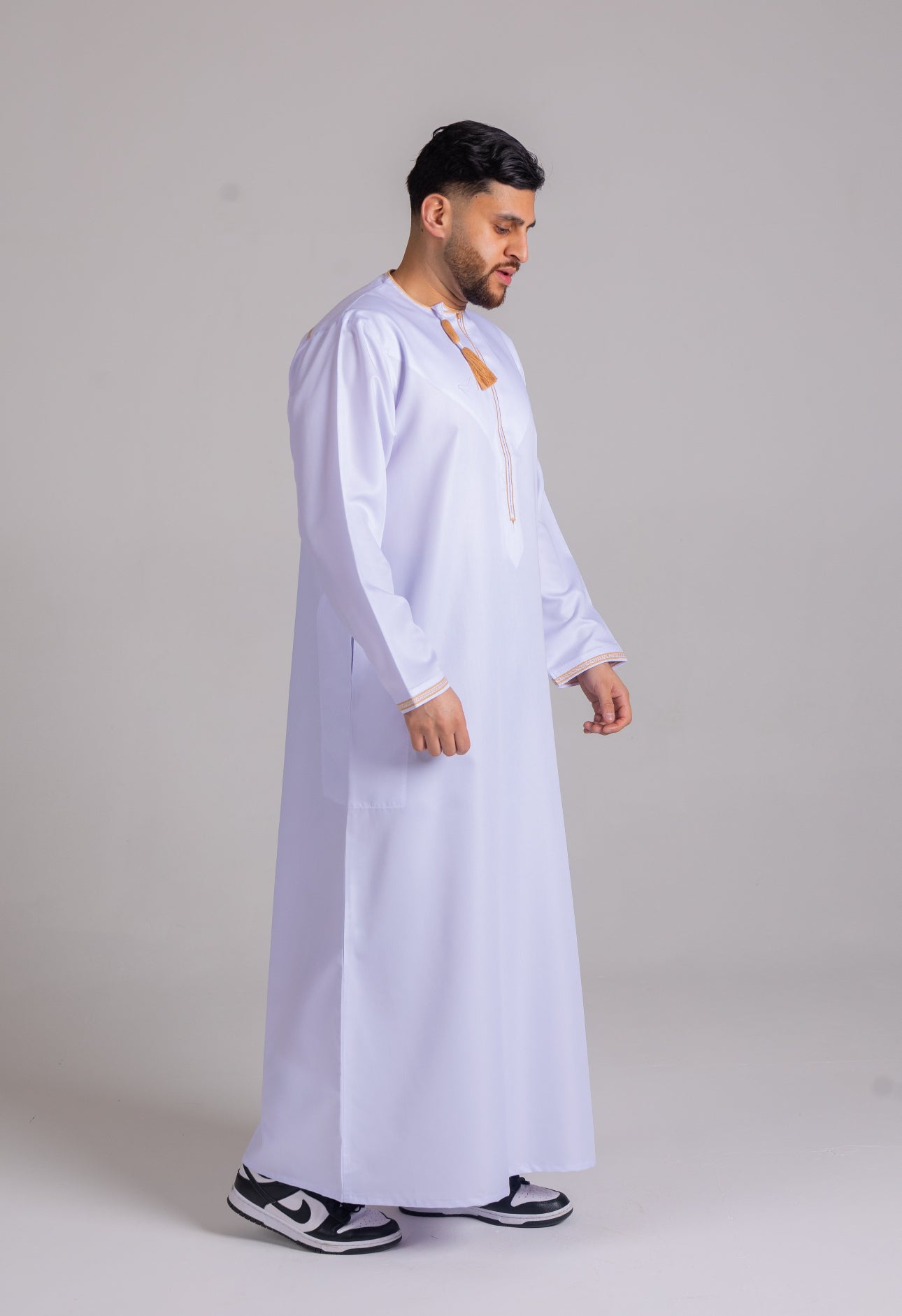White & Gold Patterned Omani Thobe image 1