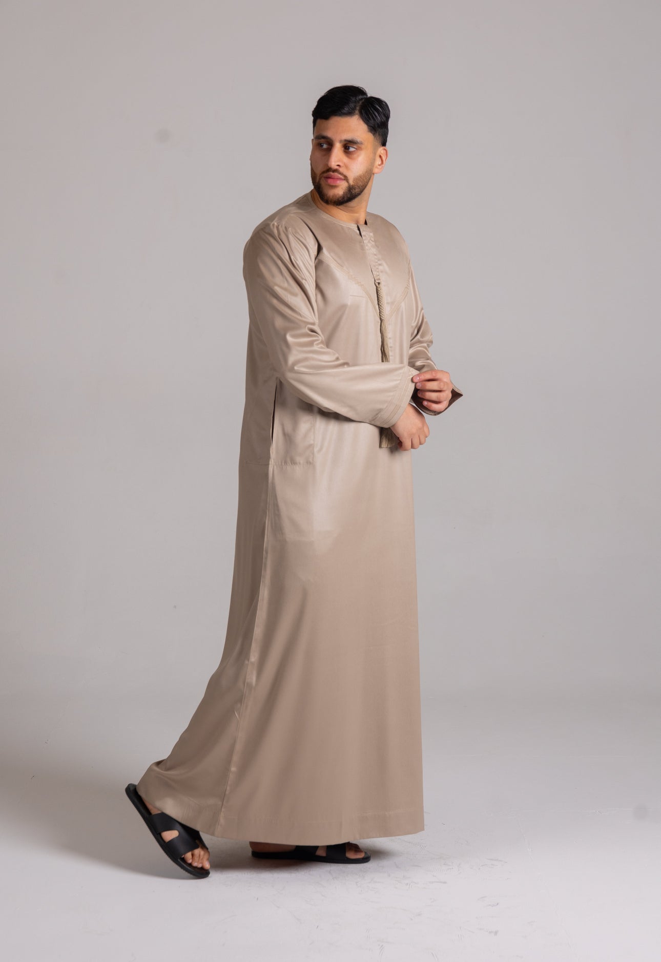 Embroidery Emirati Thobe Shiny ( Beige ) image 0