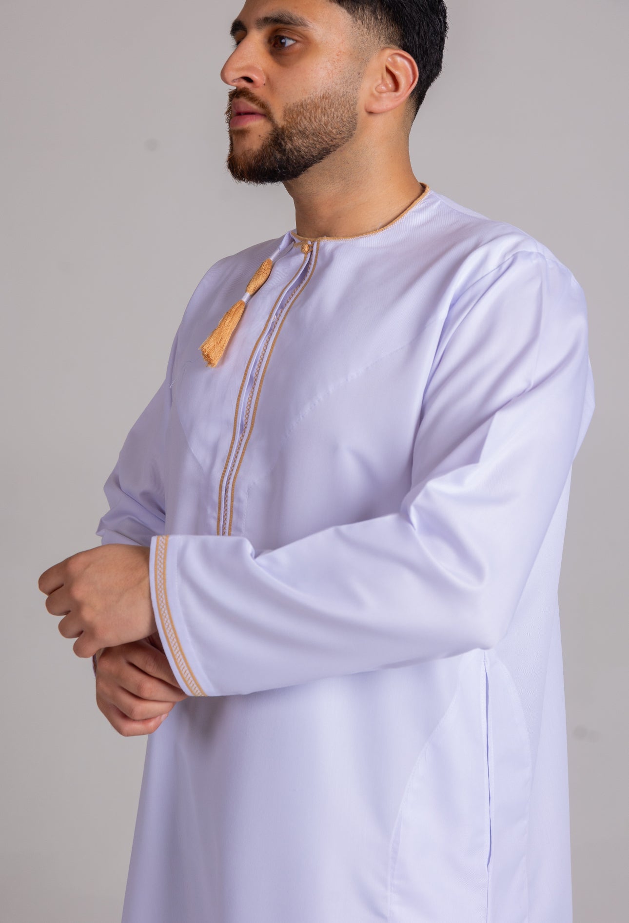 White & Gold Patterned Omani Thobe