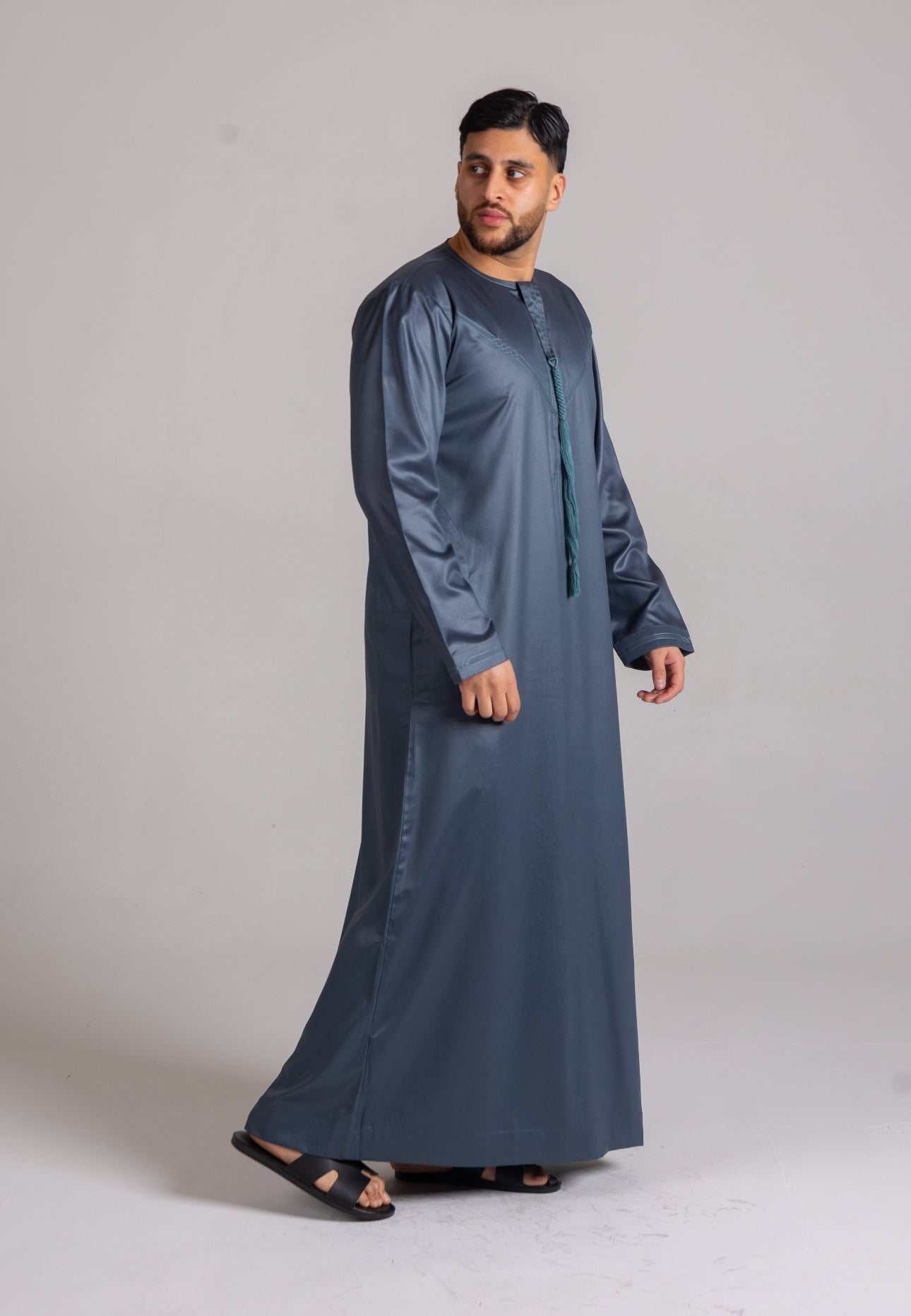 Embroidery Emirati Thobe Shiny ( Metallic Gray )