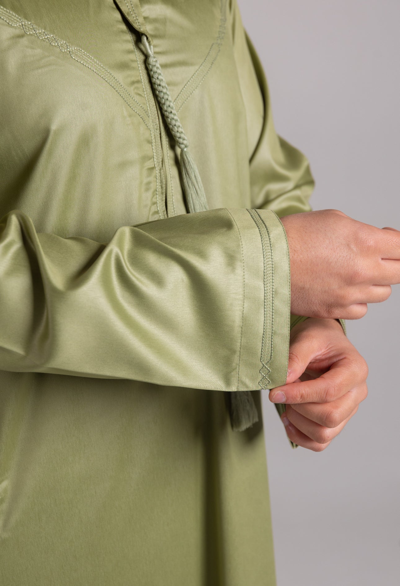 Embroidery Emirati Thobe Shiny ( Olive )