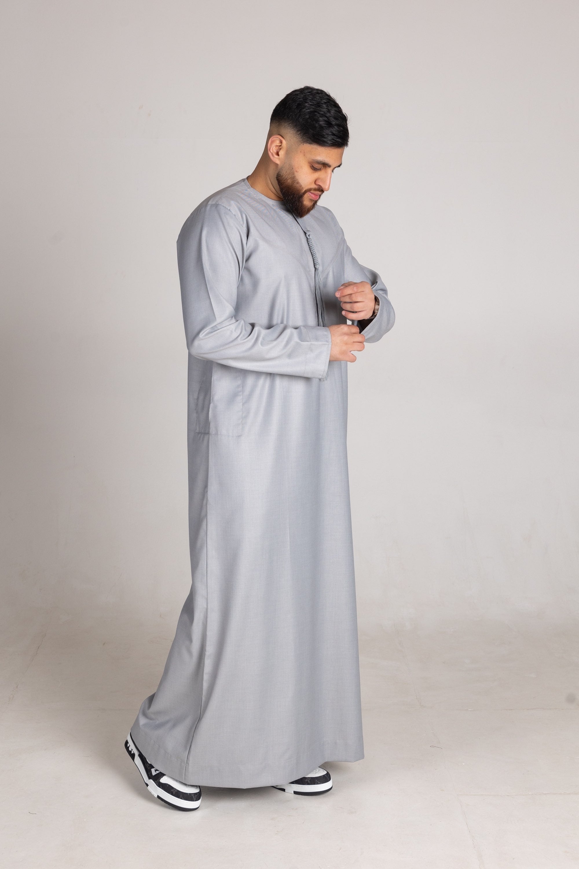 Quality Emirati Thobe ( Grey )
