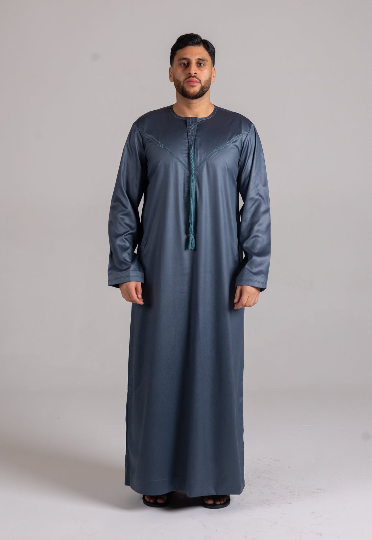 Embroidery Emirati Thobe Shiny ( Metallic Gray )