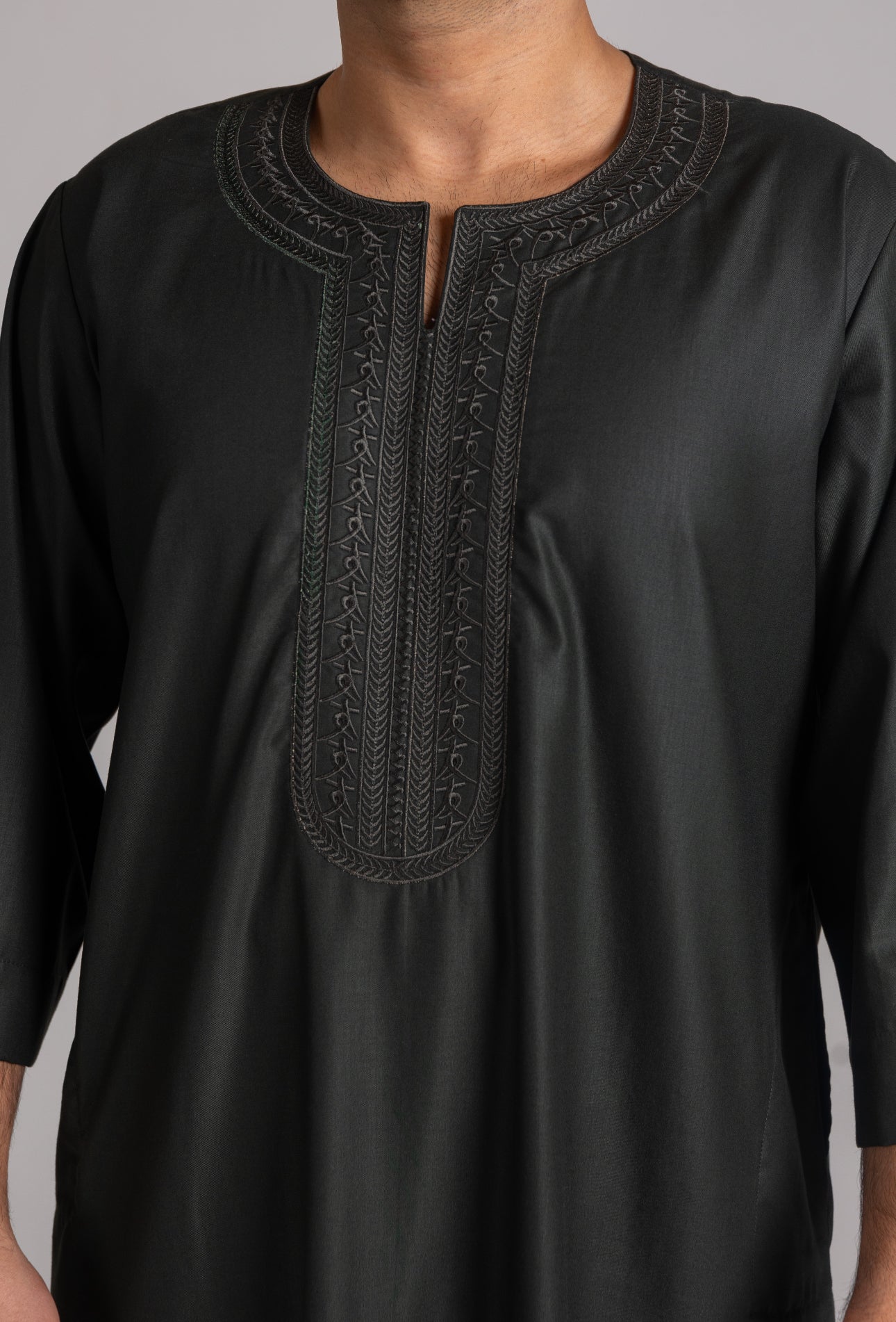 Premium 3 Quarter Sleeve Thobe Dark Green