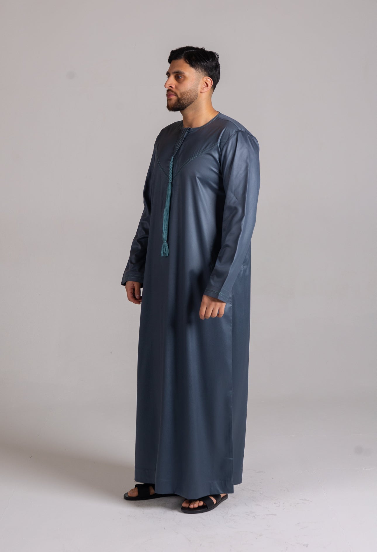 Embroidery Emirati Thobe Shiny ( Metallic Gray )