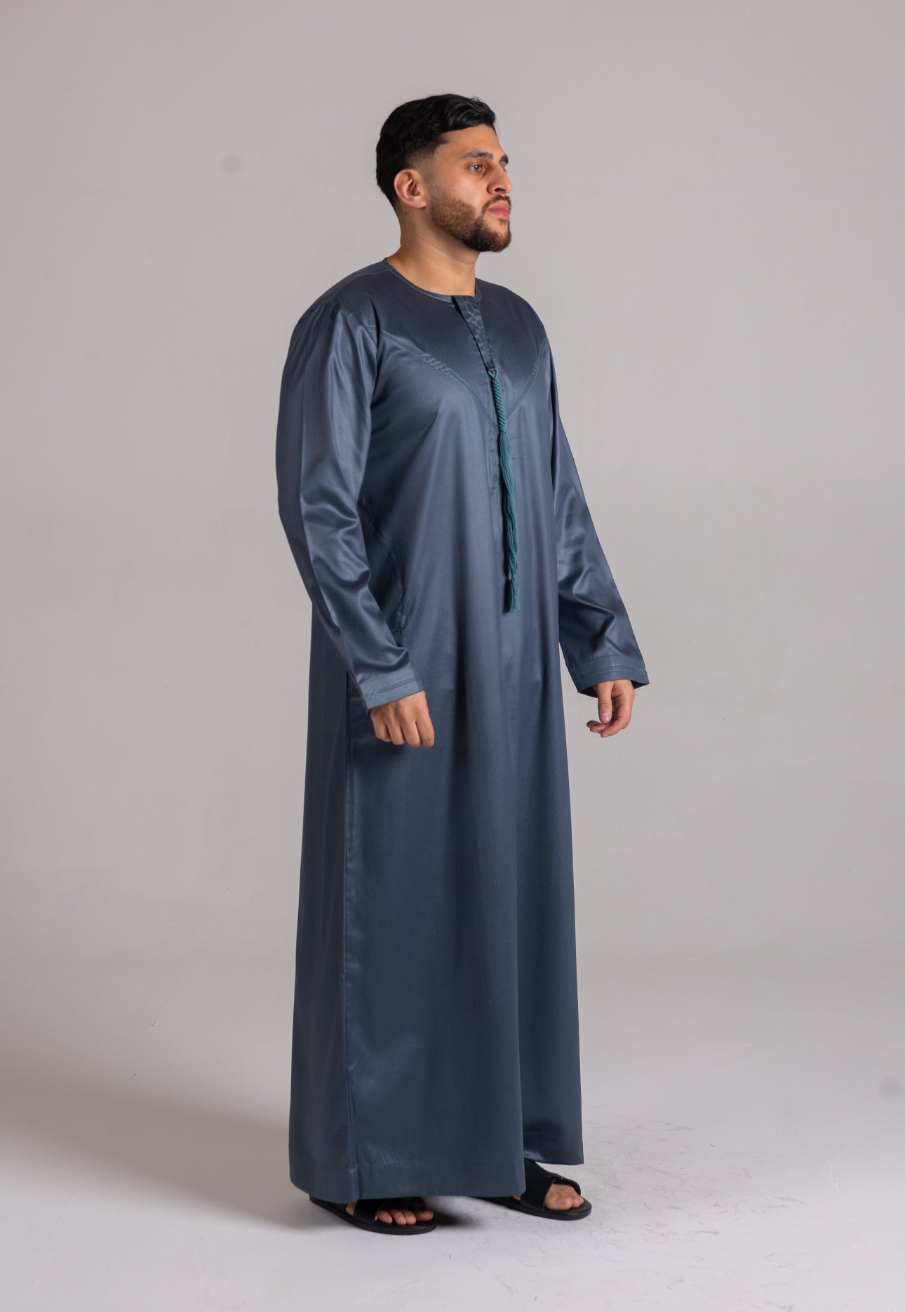 Embroidery Emirati Thobe Shiny ( Metallic Gray )