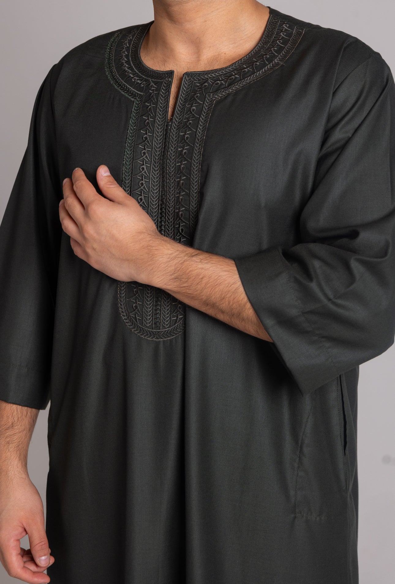 Premium 3 Quarter Sleeve Thobe Dark Green