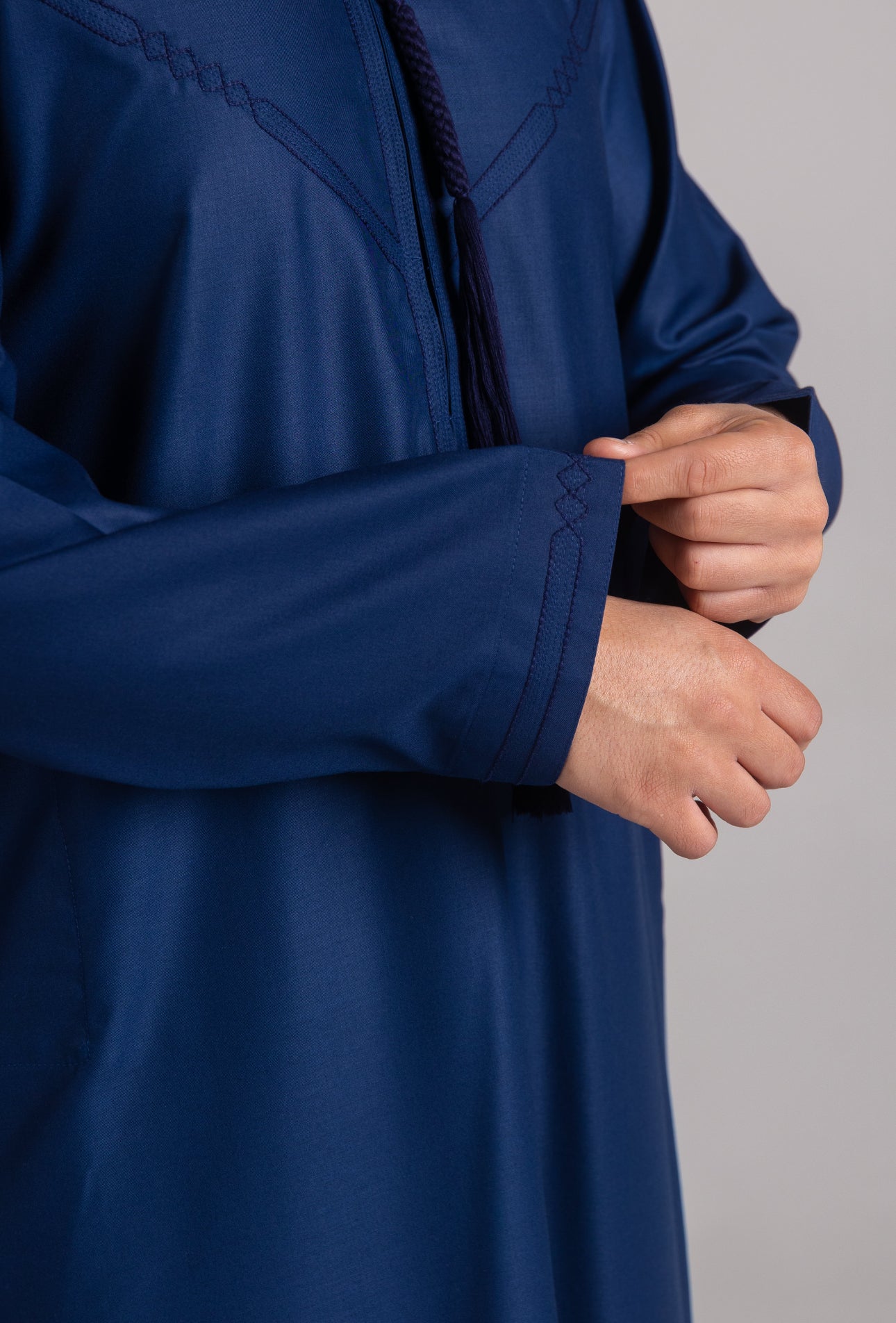 Premium Embroidered Emirati Thobe ( Navy  )