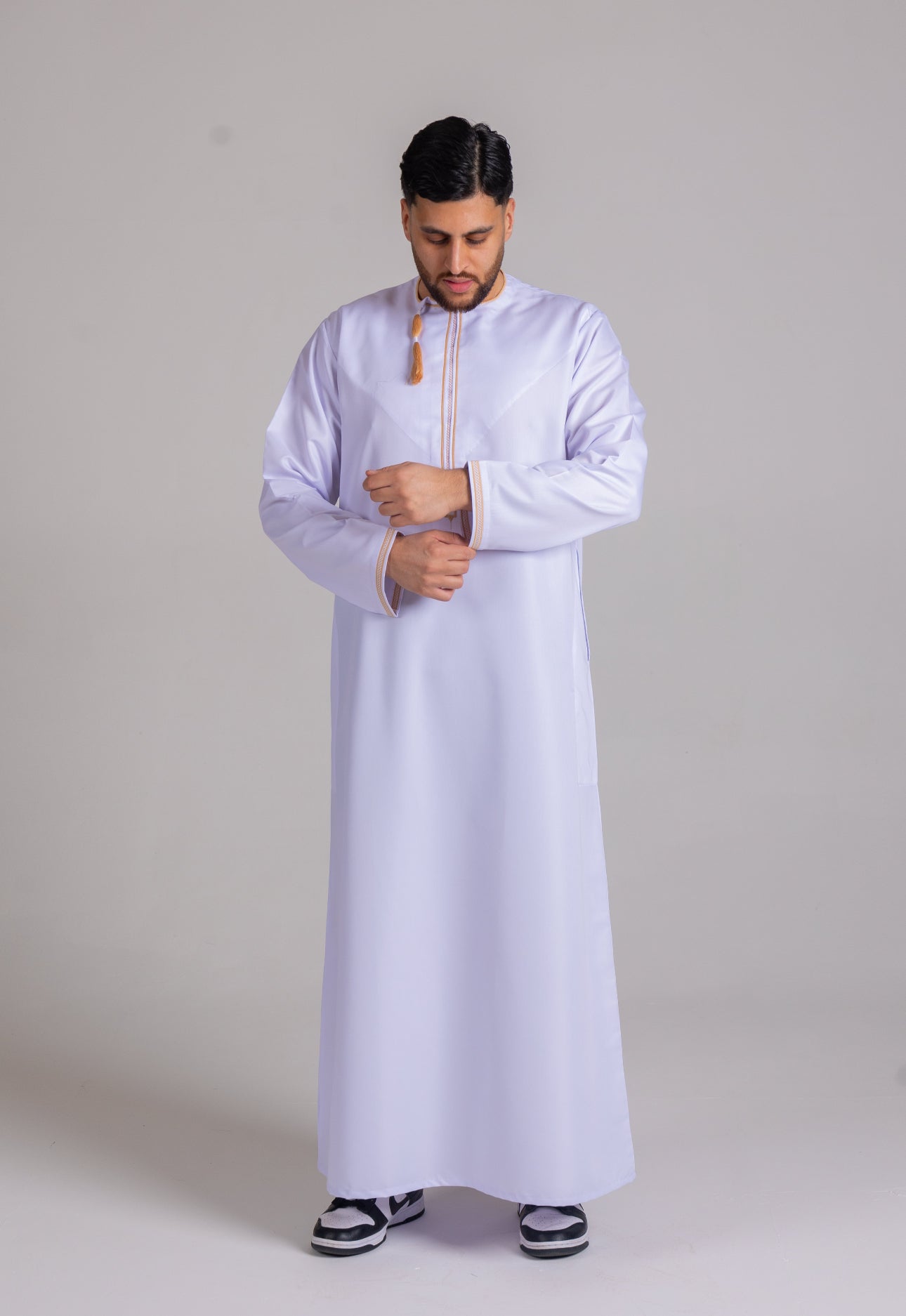 White & Gold Patterned Omani Thobe